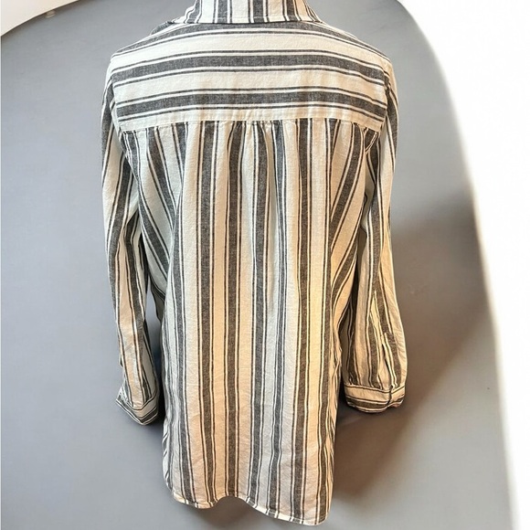 Sanctuary White and gray Linen Notched Collar Button Down Top - Picture 3 of 5